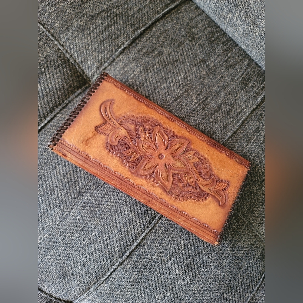 Vintage Mexican Hand Tooled Whipstitch Floral Leather Wallet - Picture 2 of 14